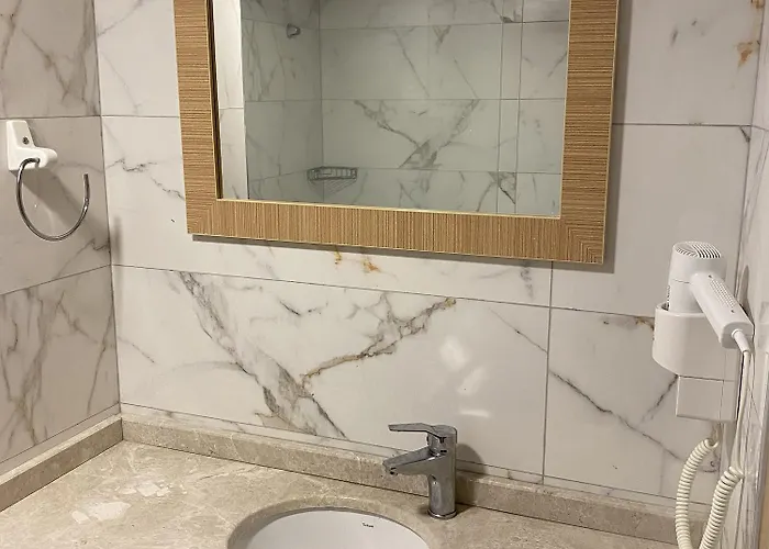 One-Bedroom King Suite